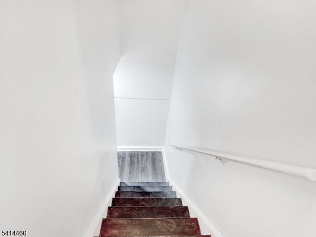 352 N Oraton Pkwy, East Orange City, NJ 07017