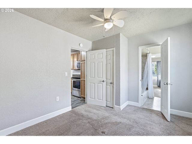 5431 Se FLAVEL St, Portland, OR 97206