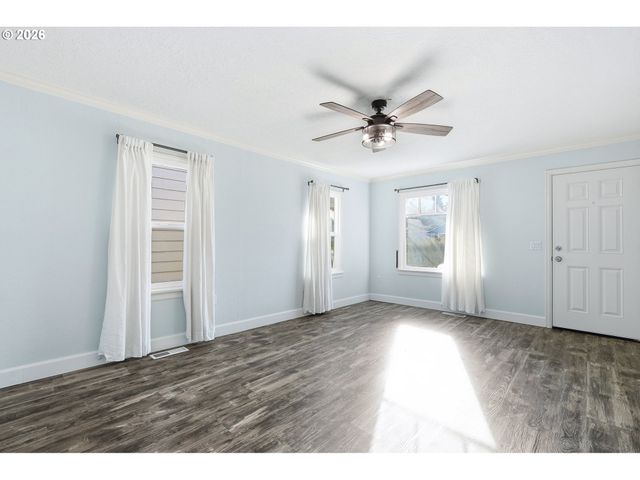 5431 Se FLAVEL St, Portland, OR 97206