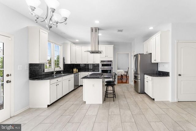 22561 HOWARDSVILLE WOODS CT, Ashburn, VA 20148
