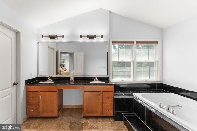 22561 HOWARDSVILLE WOODS CT, Ashburn, VA 20148