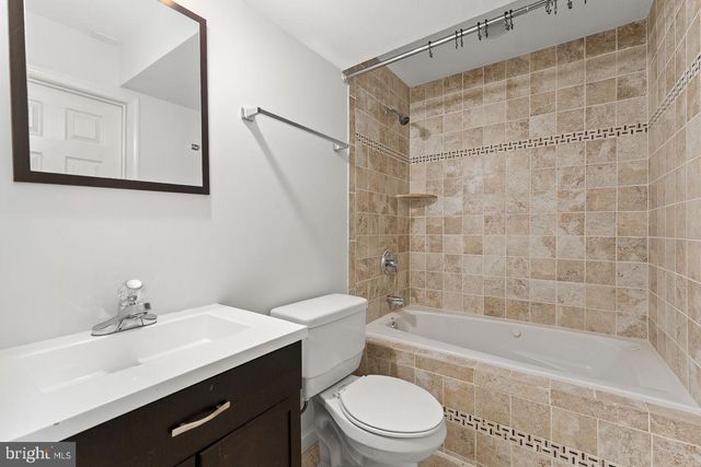 22561 HOWARDSVILLE WOODS CT, Ashburn, VA 20148