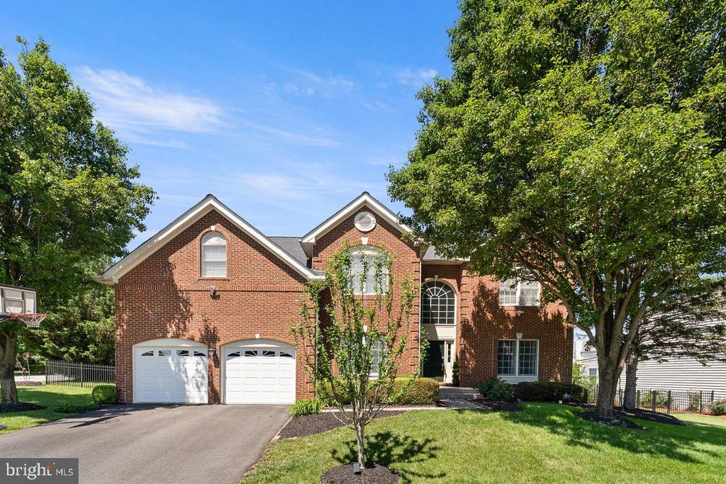 22561 HOWARDSVILLE WOODS CT, Ashburn, VA 20148
