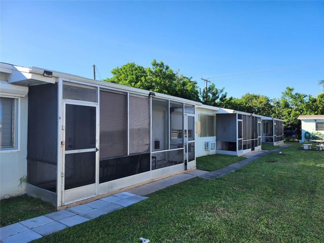 2213 Lincoln Street 14, Hollywood, FL 33020