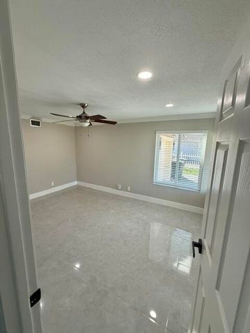 5120 El Claro S, West Palm Beach, FL 33415