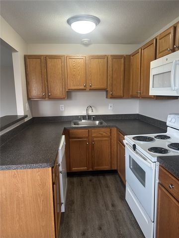 3 Admiralty Drive B-5, Middletown, RI 02842