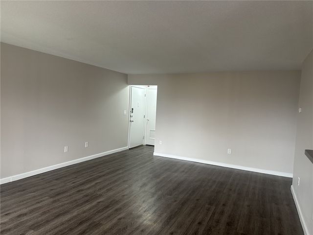 3 Admiralty Drive B-5, Middletown, RI 02842