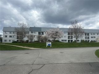 3 Admiralty Drive B-5, Middletown, RI 02842