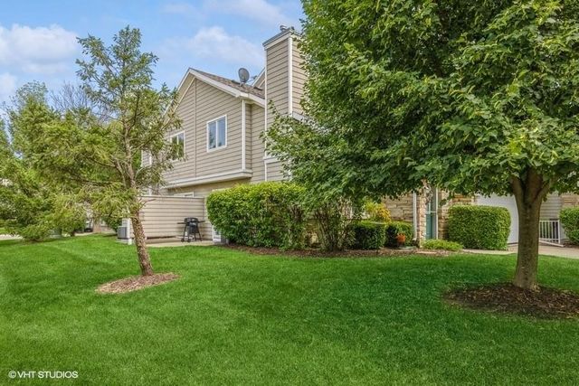 811 Burr Oaks Drive 1106, West Des Moines, IA 50266