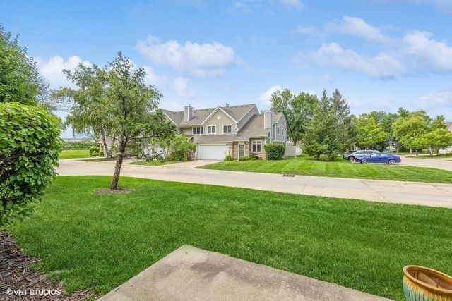 811 Burr Oaks Drive 1106, West Des Moines, IA 50266