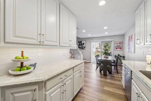 811 Burr Oaks Drive 1106, West Des Moines, IA 50266