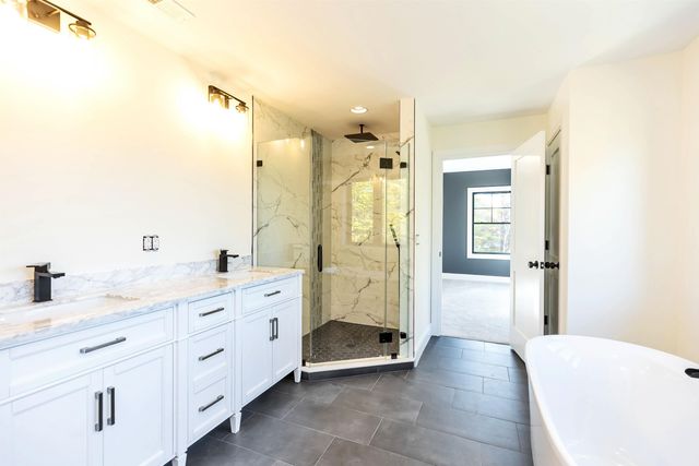 25 Indian Rock Road, Bedford, NH 03110
