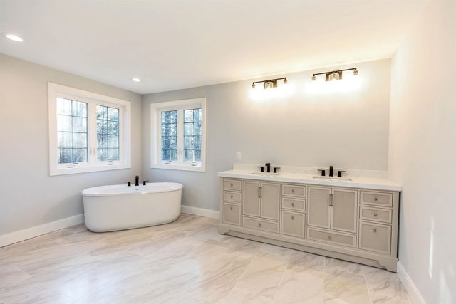 25 Indian Rock Road, Bedford, NH 03110