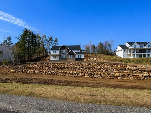 25 Indian Rock Road, Bedford, NH 03110