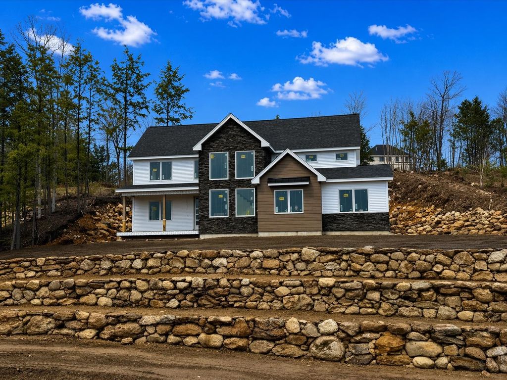 25 Indian Rock Road, Bedford, NH 03110