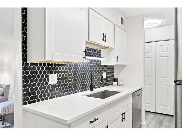 50 E Highline Cir 102, Centennial, CO 80122
