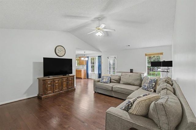 28 Autumn Ridge Drive, Euharlee, GA 30145