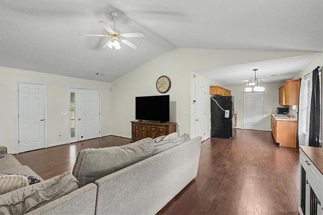 28 Autumn Ridge Drive, Euharlee, GA 30145