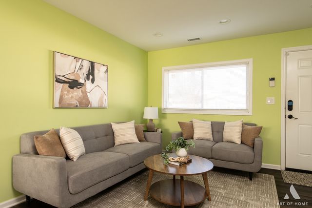 703 Yates Avenue, Romeoville, IL 60446