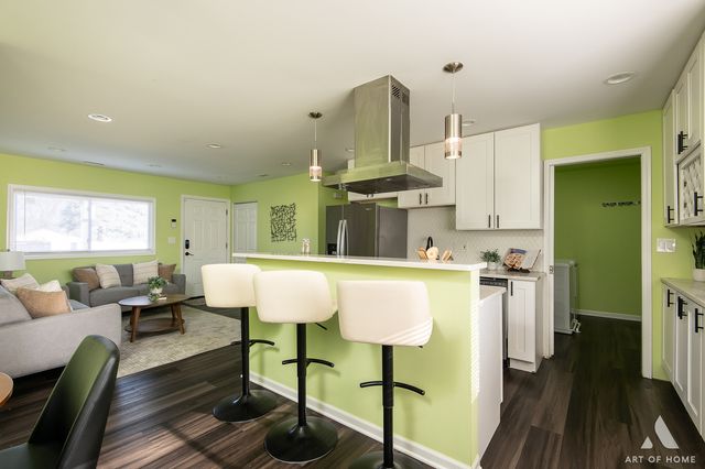 703 Yates Avenue, Romeoville, IL 60446