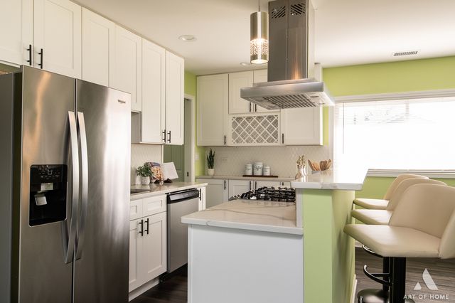 703 Yates Avenue, Romeoville, IL 60446