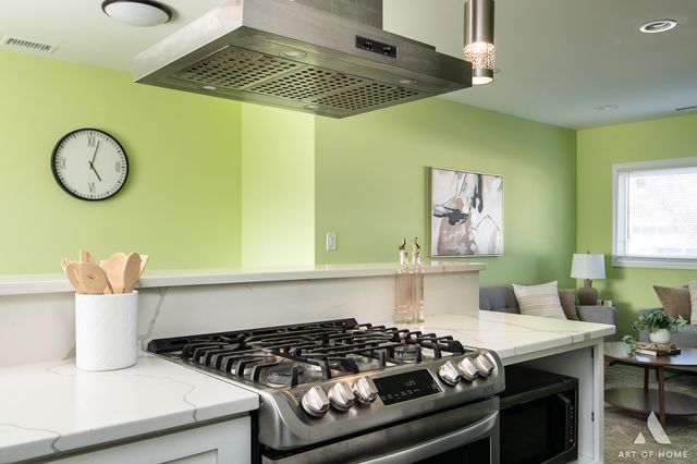 703 Yates Avenue, Romeoville, IL 60446