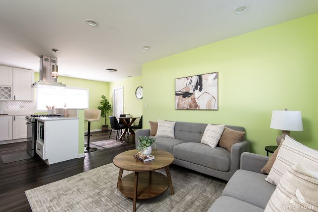 703 Yates Avenue, Romeoville, IL 60446