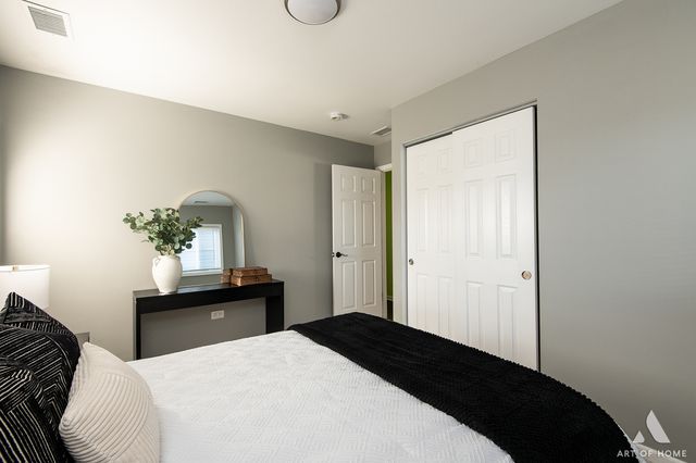 703 Yates Avenue, Romeoville, IL 60446