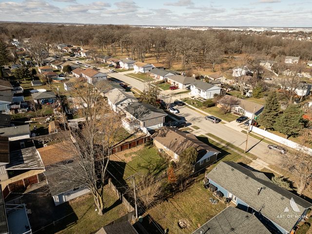 703 Yates Avenue, Romeoville, IL 60446