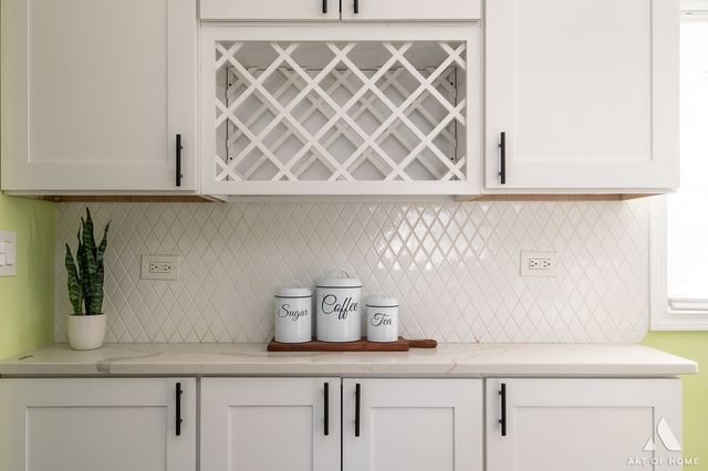 703 Yates Avenue, Romeoville, IL 60446