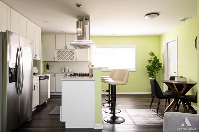 703 Yates Avenue, Romeoville, IL 60446