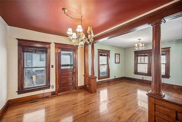 2124 Drake Park Avenue, Des Moines, IA 50311