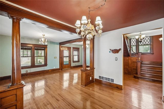 2124 Drake Park Avenue, Des Moines, IA 50311