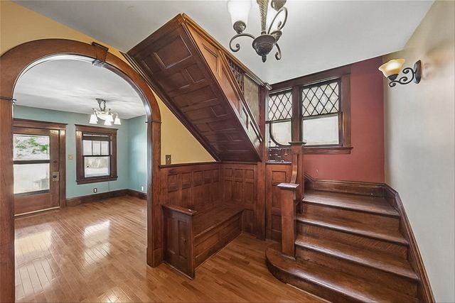2124 Drake Park Avenue, Des Moines, IA 50311