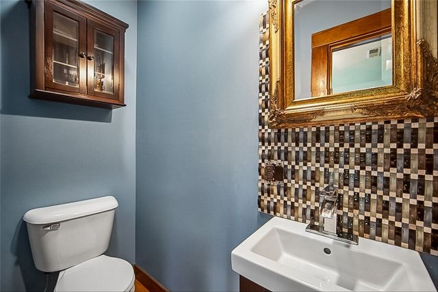 2124 Drake Park Avenue, Des Moines, IA 50311