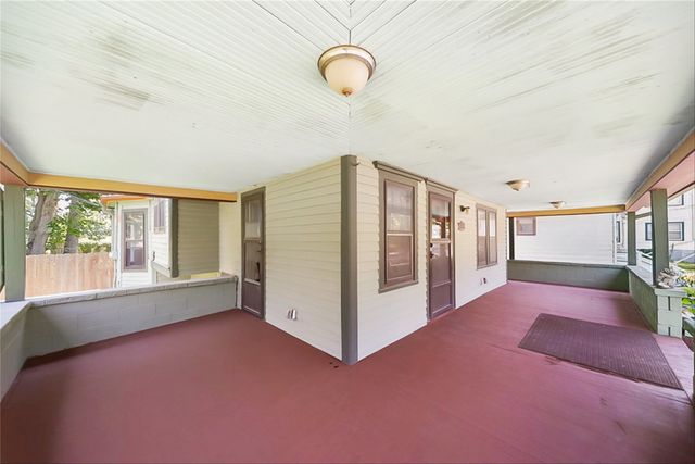 2124 Drake Park Avenue, Des Moines, IA 50311