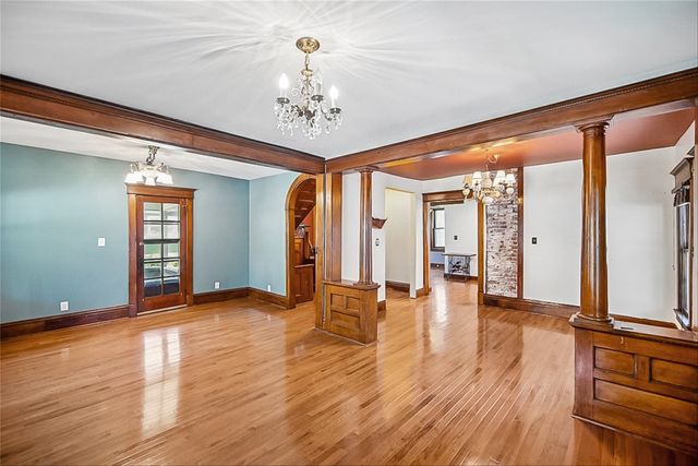 2124 Drake Park Avenue, Des Moines, IA 50311