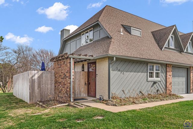 2900 SW Arrowhead RD, Topeka, KS 66614