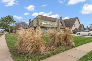 2900 SW Arrowhead RD, Topeka, KS 66614