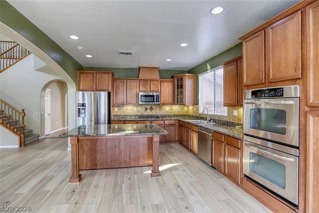 692 Blue Crystal Creek Road, Henderson, NV 89002