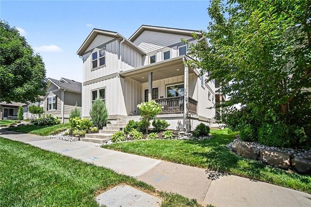 8806 NE 81ST Terrace, Kansas City, MO 64158