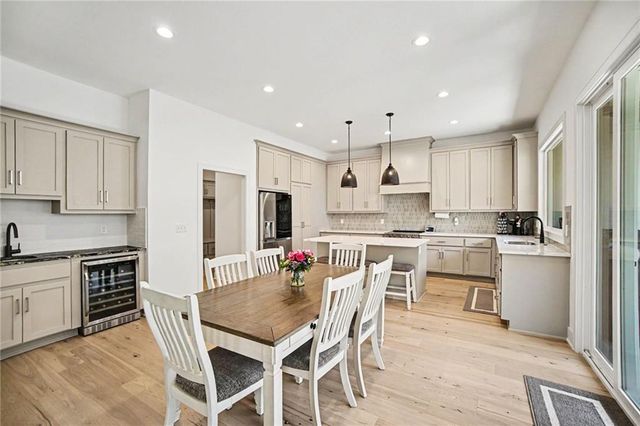 8806 NE 81ST Terrace, Kansas City, MO 64158