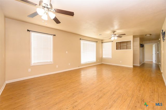 104 W Beeline Lane, Harker Heights, TX 76548