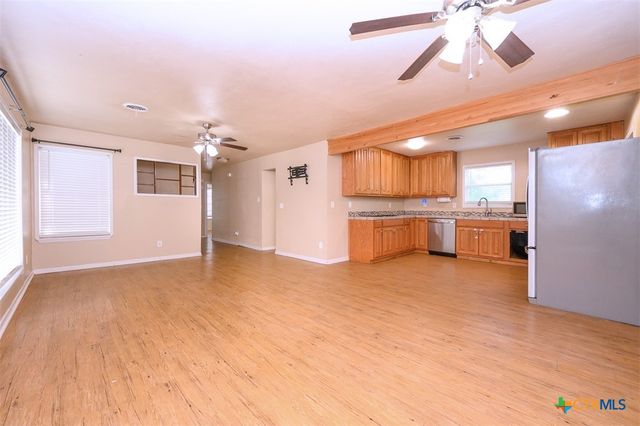 104 W Beeline Lane, Harker Heights, TX 76548