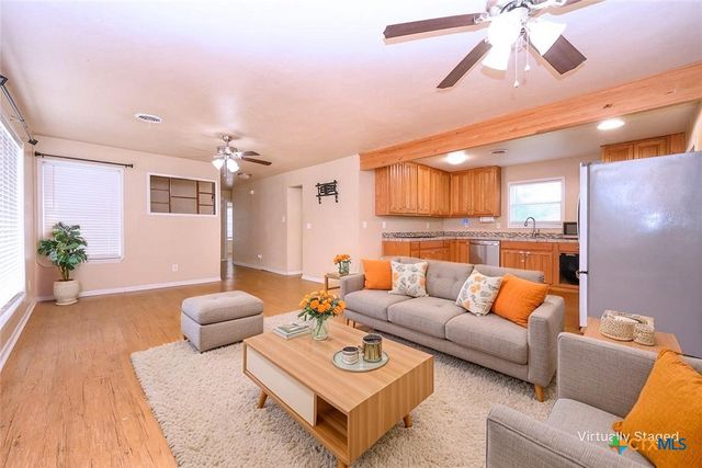 104 W Beeline Lane, Harker Heights, TX 76548