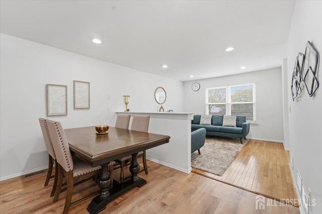133 Keswick Drive, Piscataway, NJ 08854