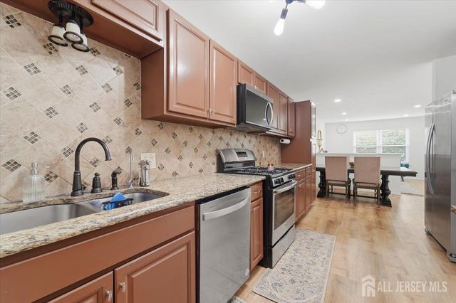 133 Keswick Drive, Piscataway, NJ 08854