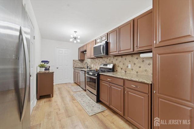 133 Keswick Drive, Piscataway, NJ 08854