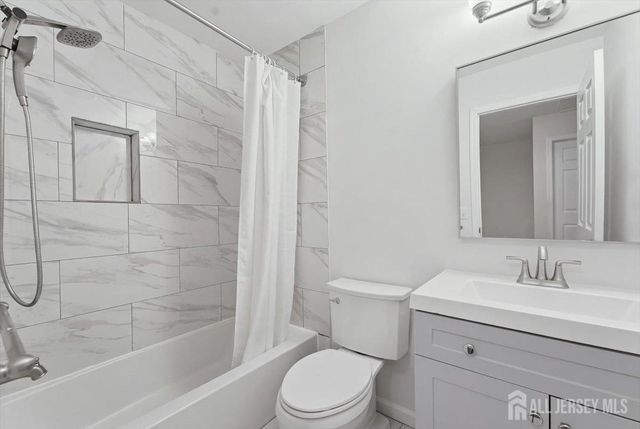 133 Keswick Drive, Piscataway, NJ 08854