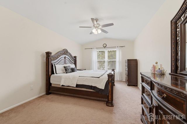 133 Keswick Drive, Piscataway, NJ 08854